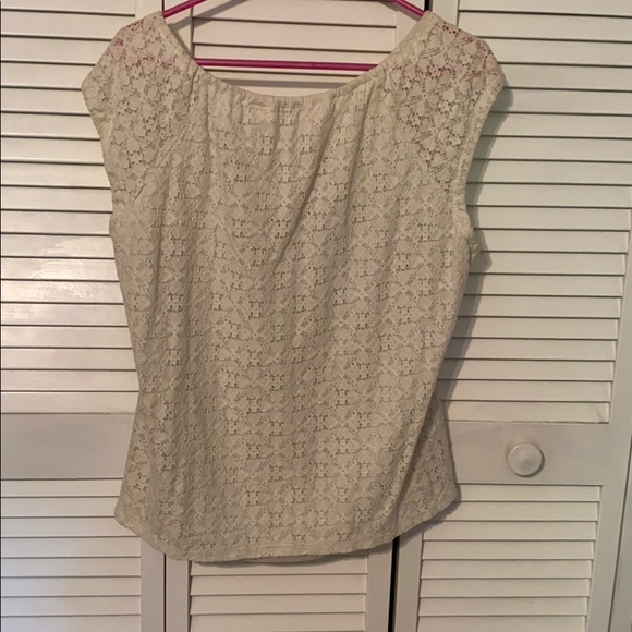 5/$30 Flower Lace Shirt - Picture 4 of 4